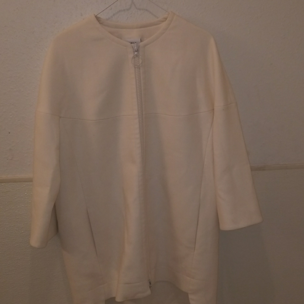Akris punto cream zip up over coat